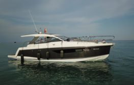 Sealine S330 2016