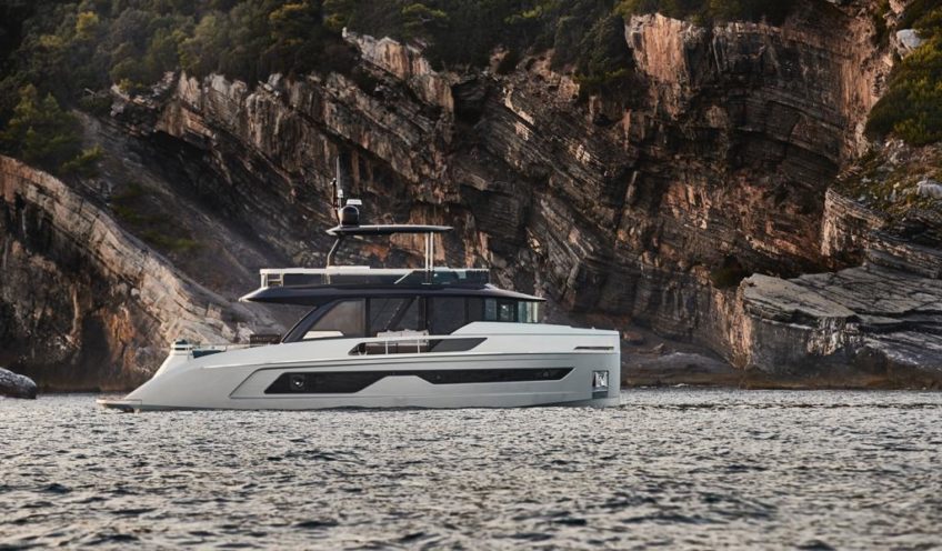 Explorer Motor Yachts 62 2024
